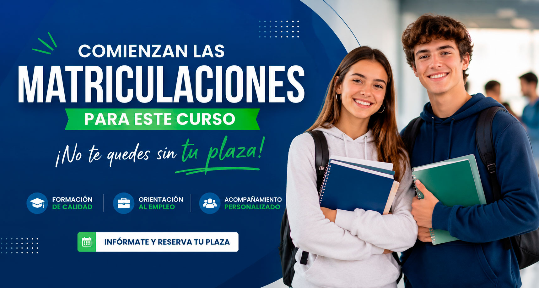 Estudiantes del Centro de Formación Profesional Rumasa durante la campaña de matriculación para el nuevo curso académico