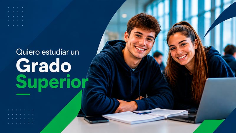 Estudiantes de Grado Superior formándose en el Centro de Formación Profesional Rumasa para desarrollar su futuro profesional.