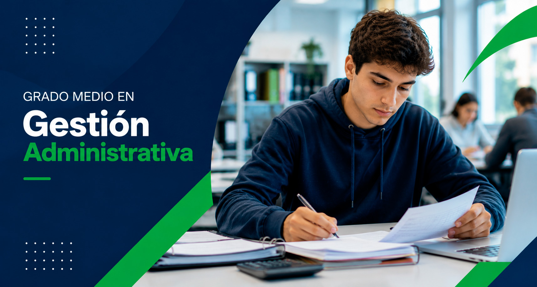Alumno del Grado Medio en Gestión Administrativa formándose en competencias administrativas y gestión documental en Rumasa.